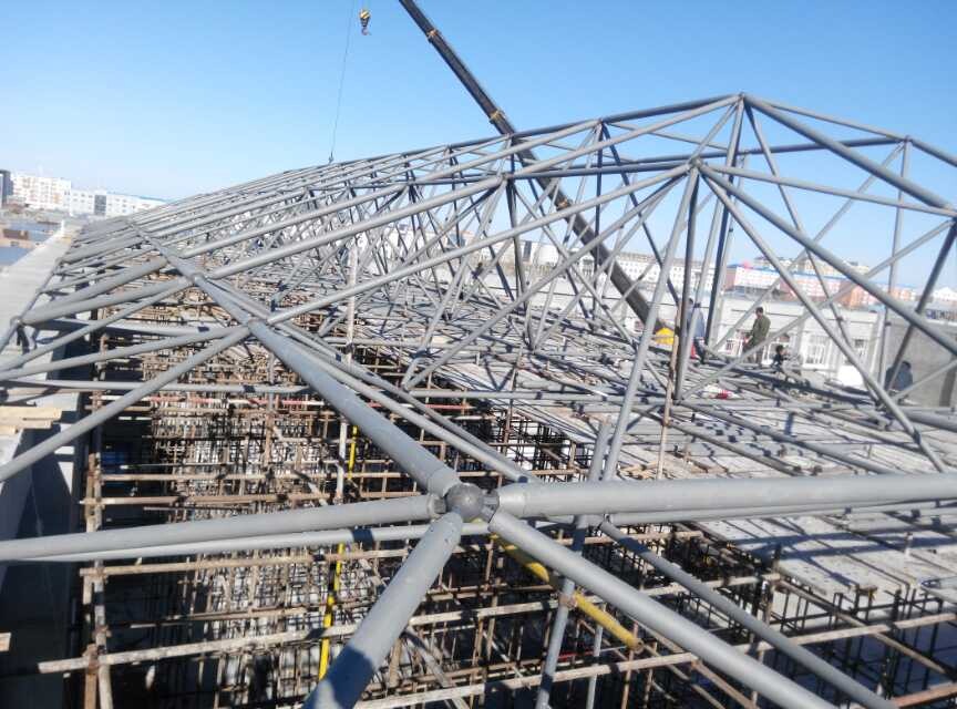 梅州商贸城屋顶网架工程